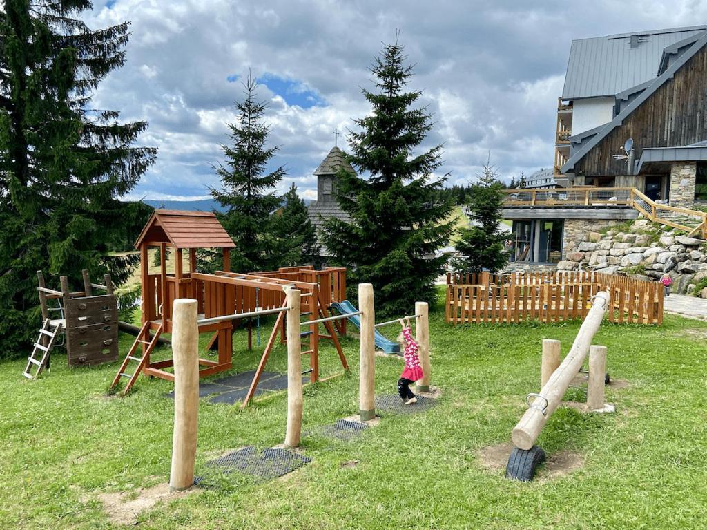 Erlebachova Bouda, Hotel - Resort Svaty Frantisek Spindleruv Mlyn Bagian luar foto