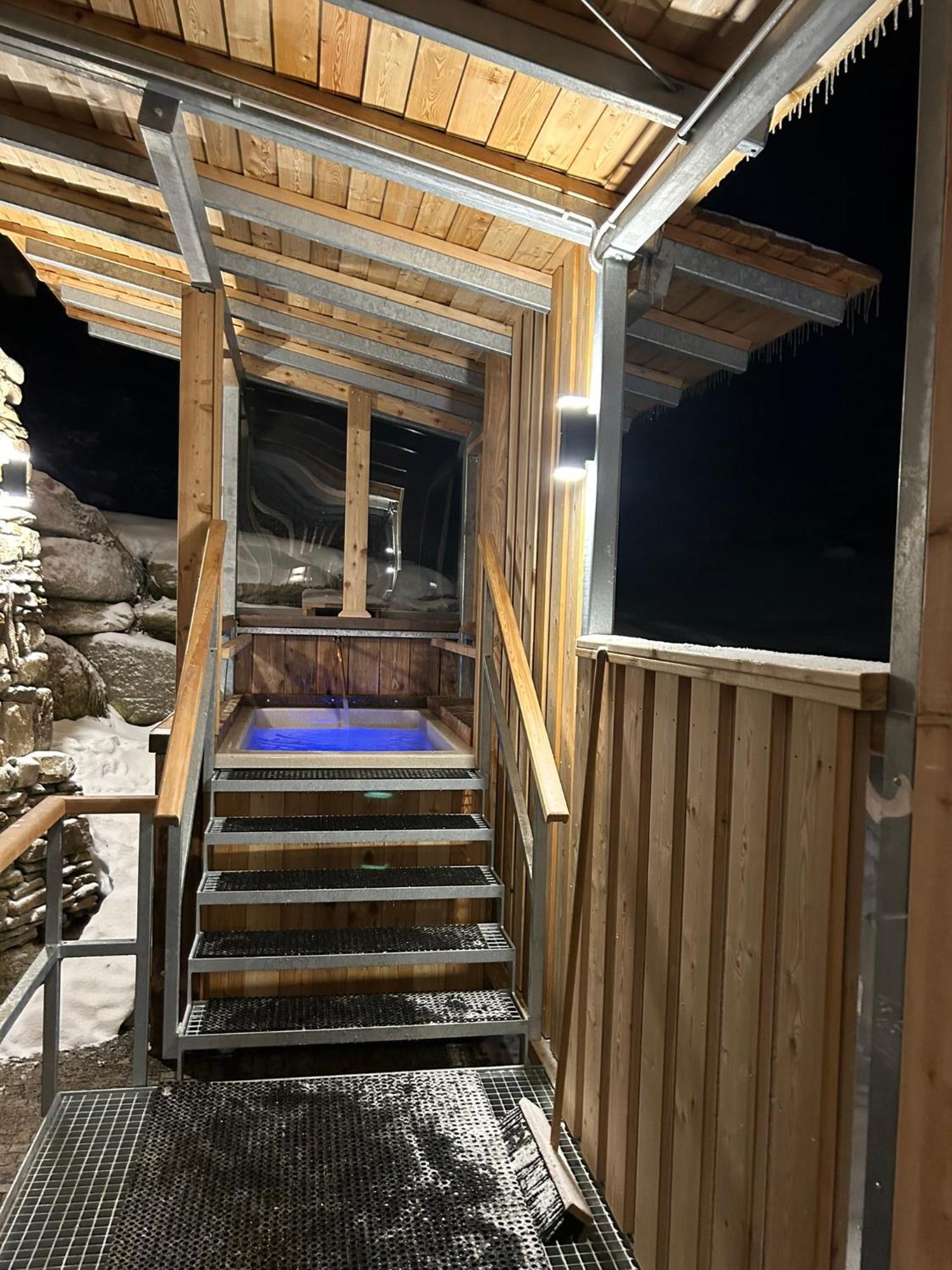 Erlebachova Bouda, Hotel - Resort Svaty Frantisek Spindleruv Mlyn Bagian luar foto