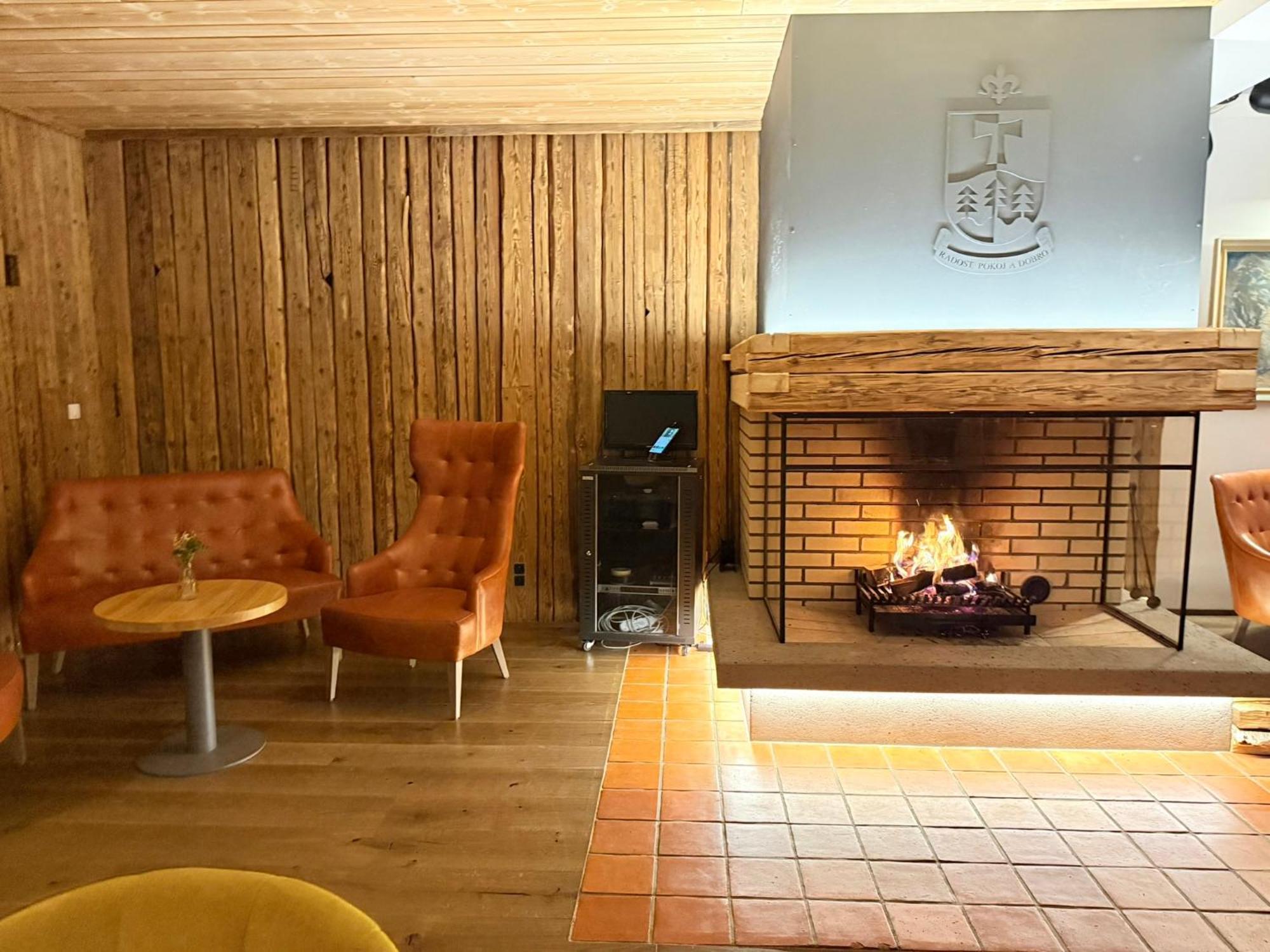 Erlebachova Bouda, Hotel - Resort Svaty Frantisek Spindleruv Mlyn Bagian luar foto